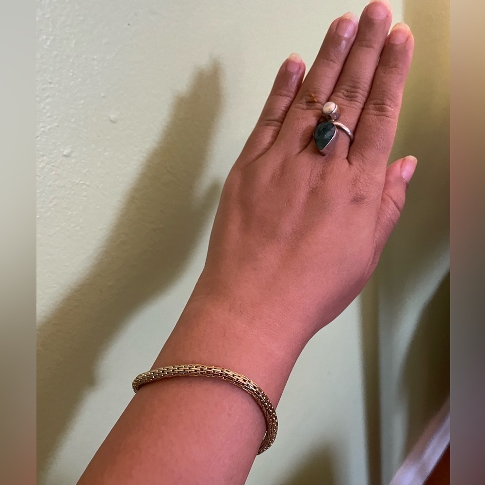Gold stretch bracelet